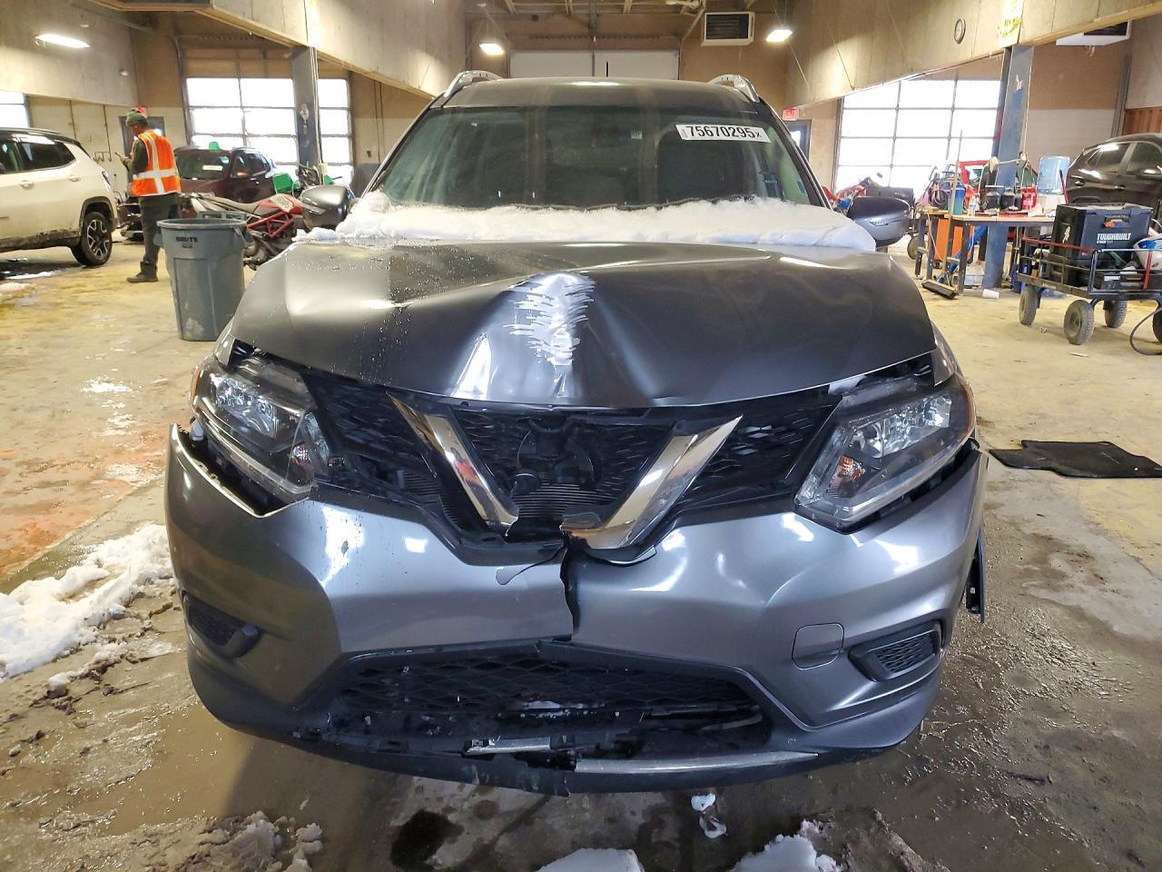 2016 Nissan Rogue S - Фото 5