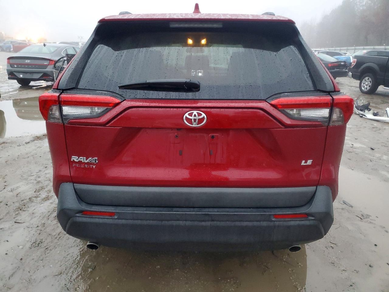 2020 Toyota Rav4 Le - Фото 6