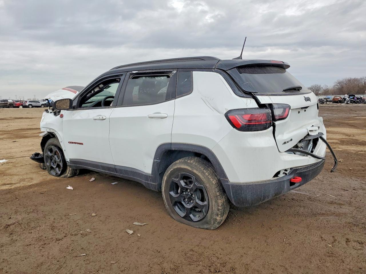 2024 Jeep Compass Trailhawk - Фото 2