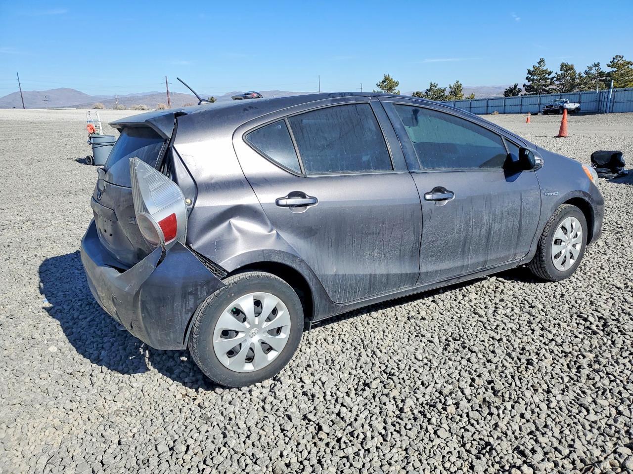 2014 Toyota Prius C - Фото 3
