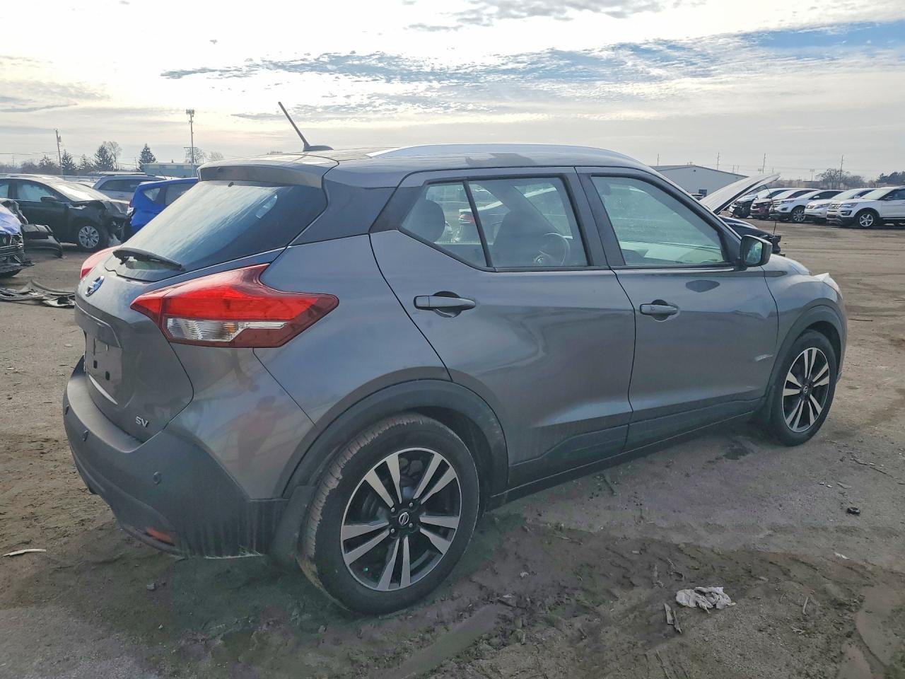 2020 Nissan Kicks Sv - Image 3