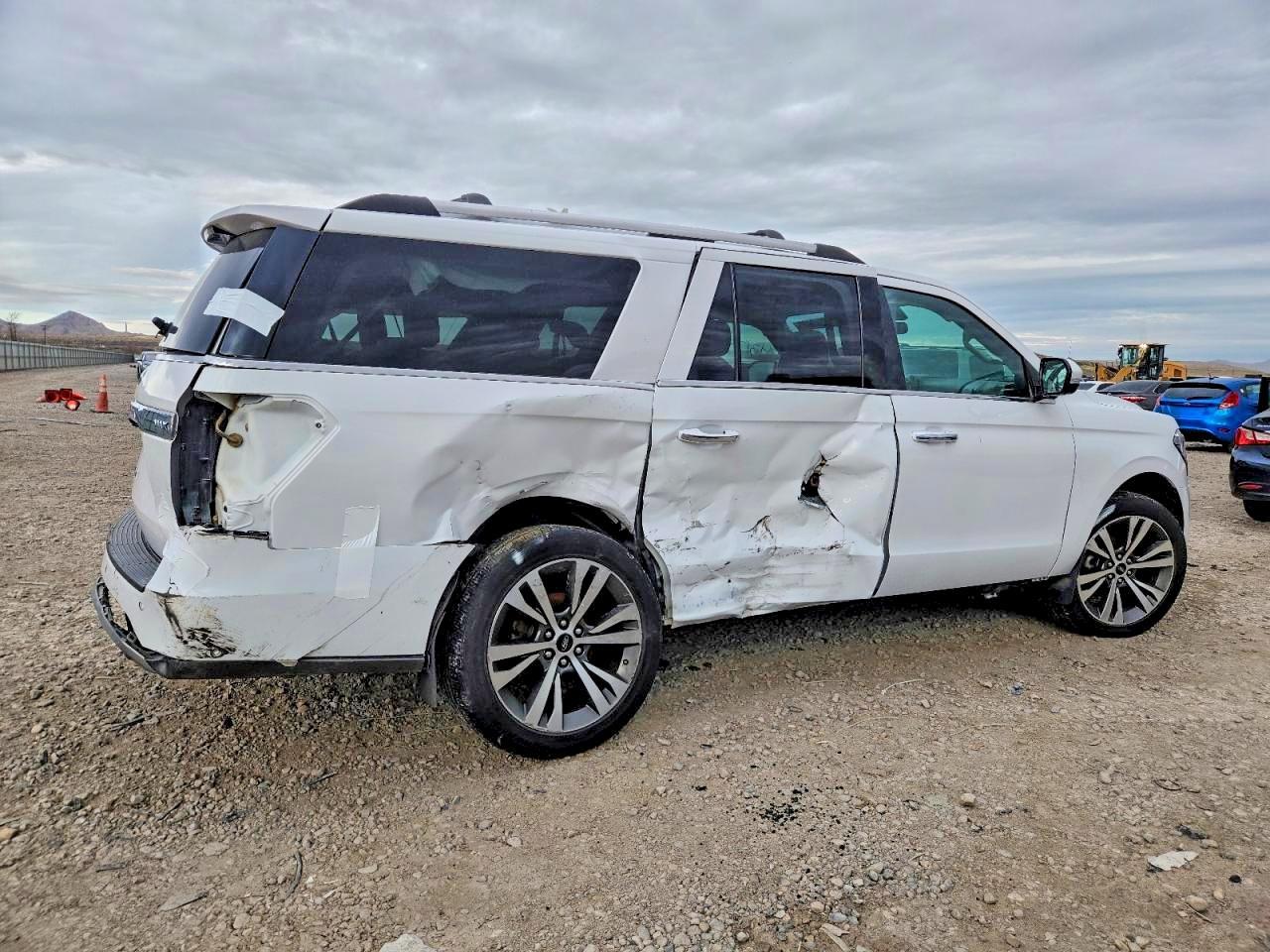 2021 Ford Expedition Max Limited - Image 3