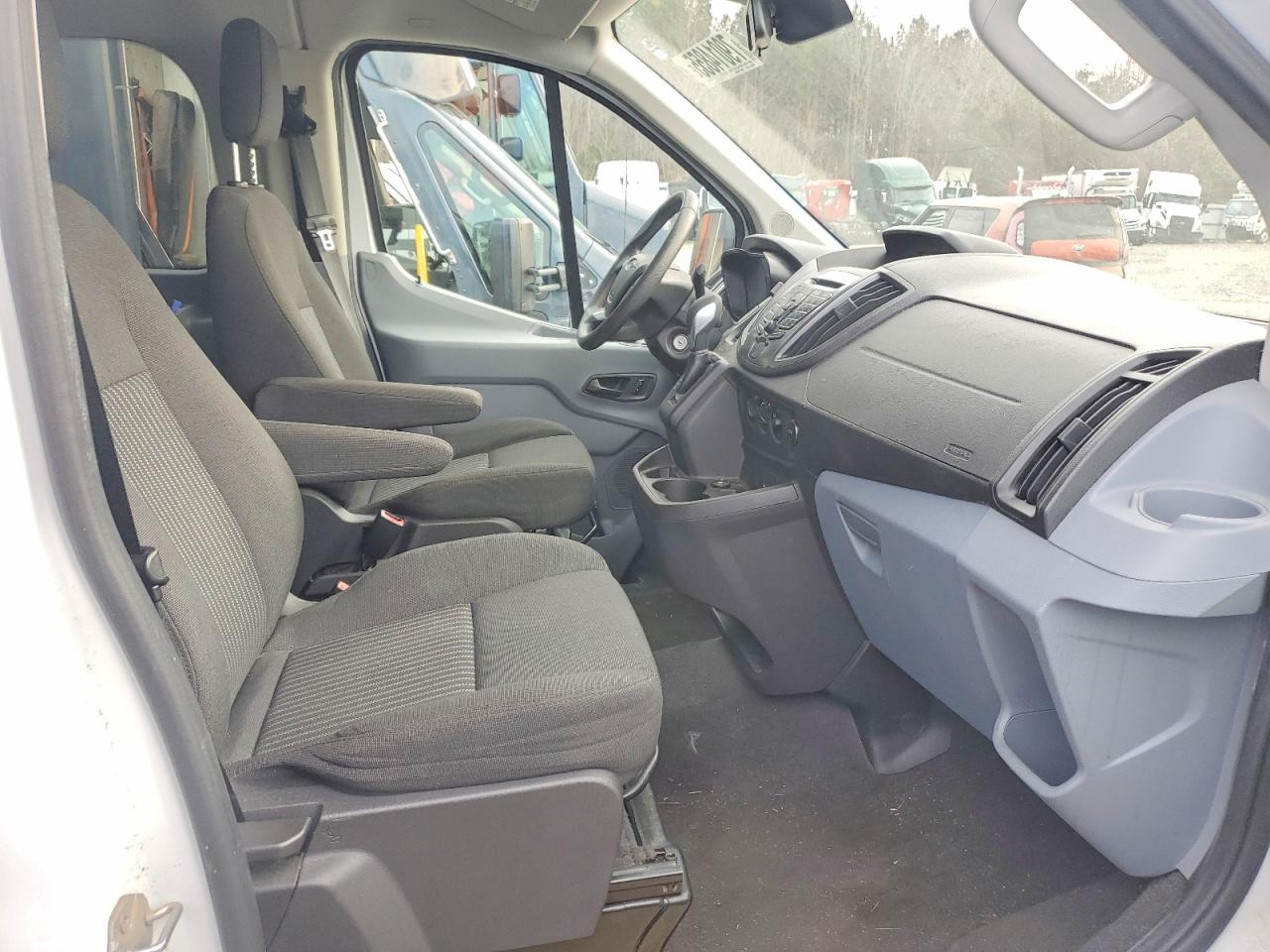 2015 Ford Transit T-350 - Image 5