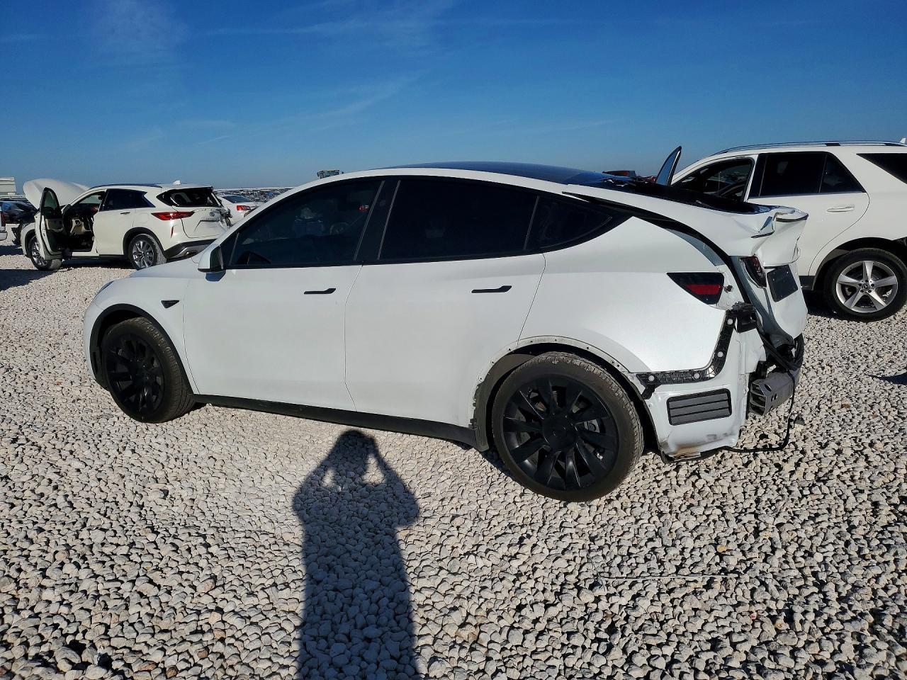 2023 Tesla Model Y - Image 2