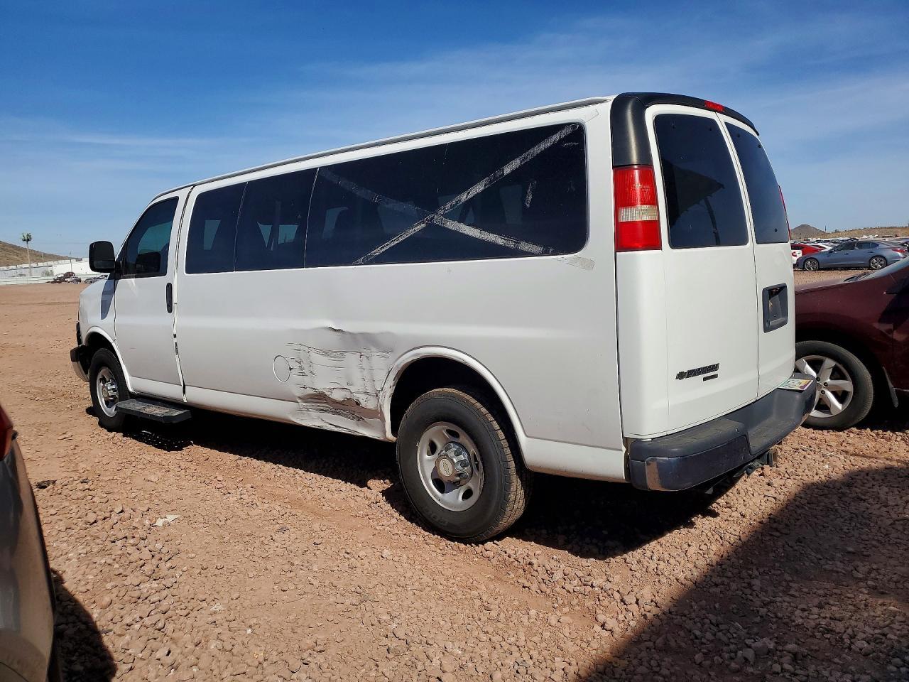 2013 Chevrolet Express G3500 Lt - Image 2