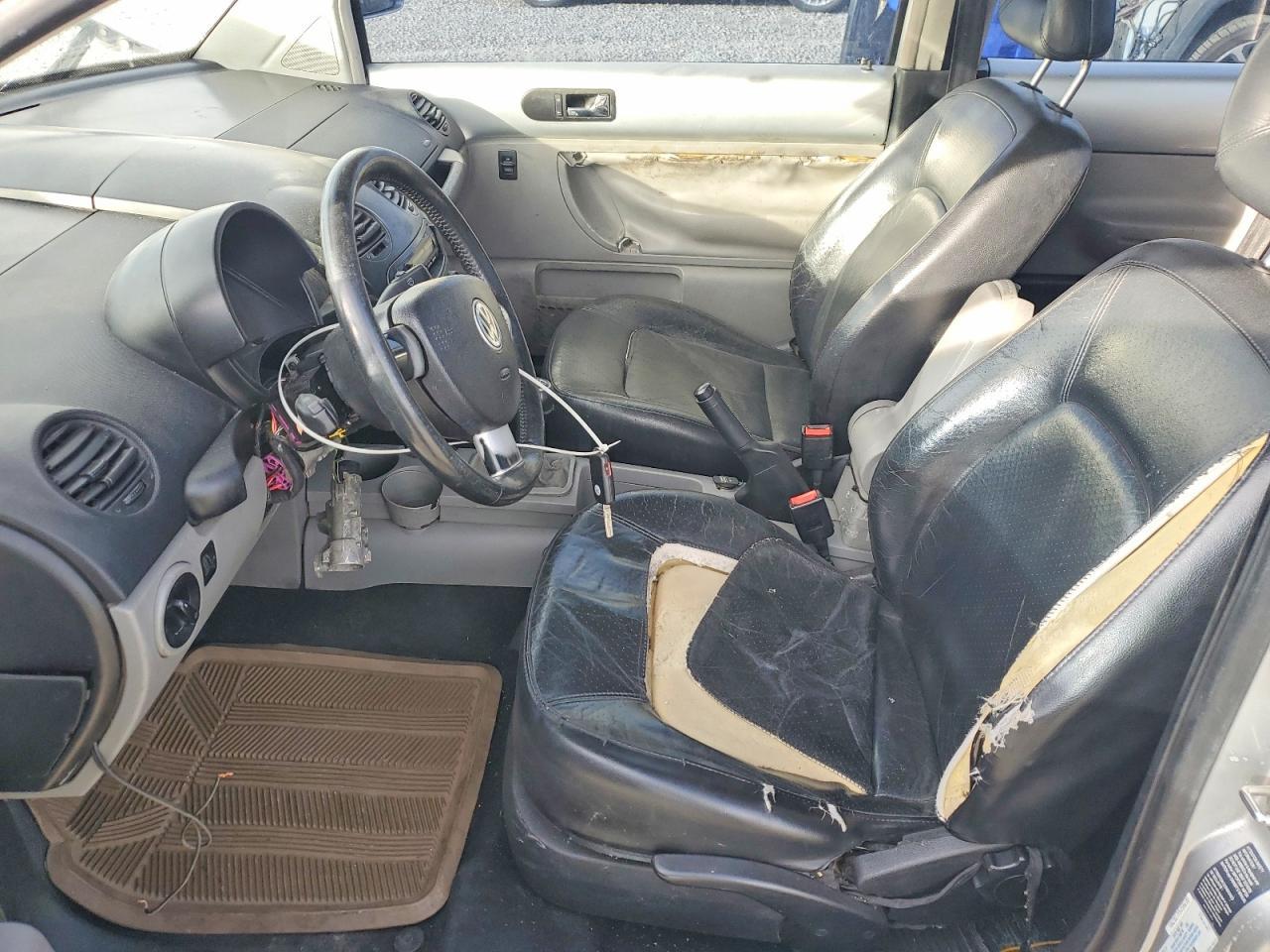 2000 Volkswagen New Beetle Gls - Фото 7