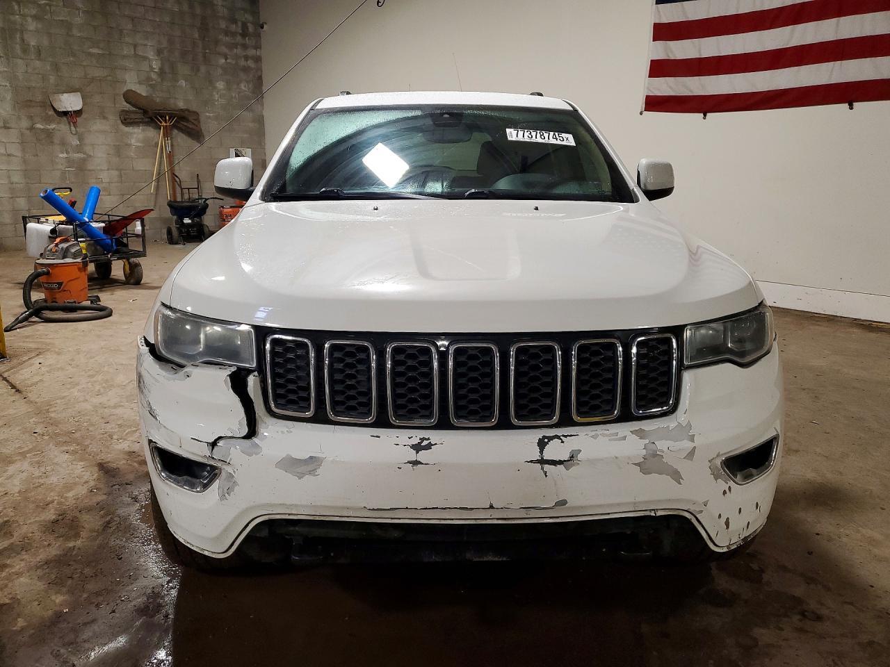 2017 Jeep Grand Cherokee Laredo - Image 5
