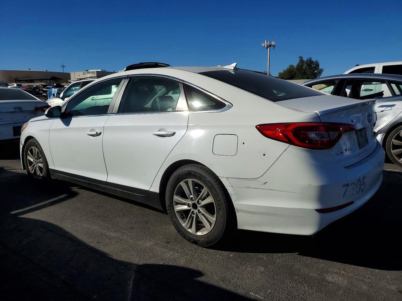 2016 Hyundai Sonata Se - Image 2