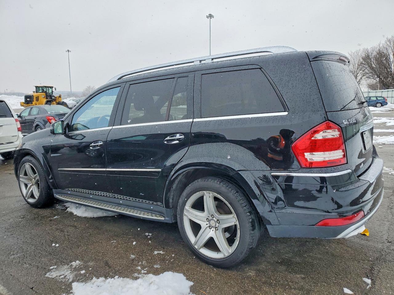 2012 Mercedes-Benz Gl 550 4Matic - Image 2