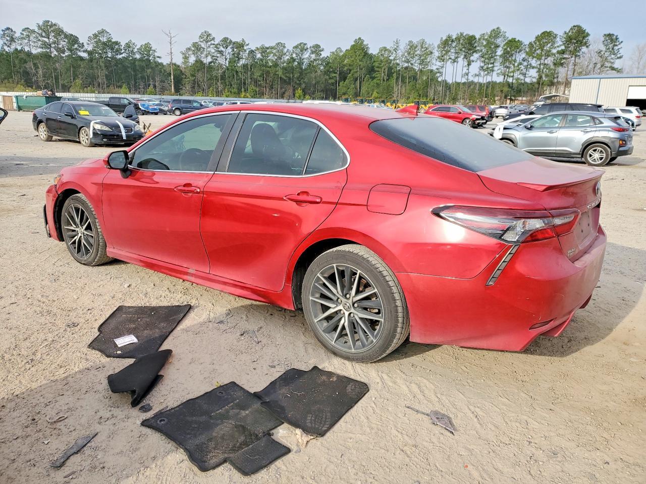 2022 Toyota Camry Se - Image 2