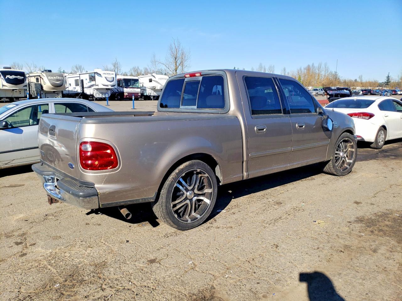 2003 Ford F150 Supercrew - Image 3