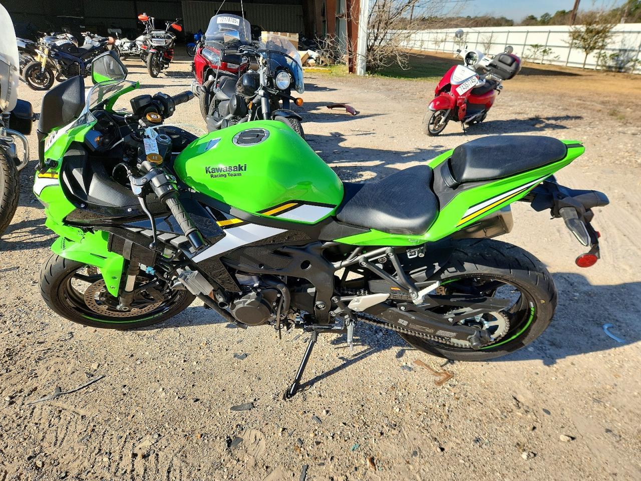 2025 Kawasaki Zx400 S - Image 3
