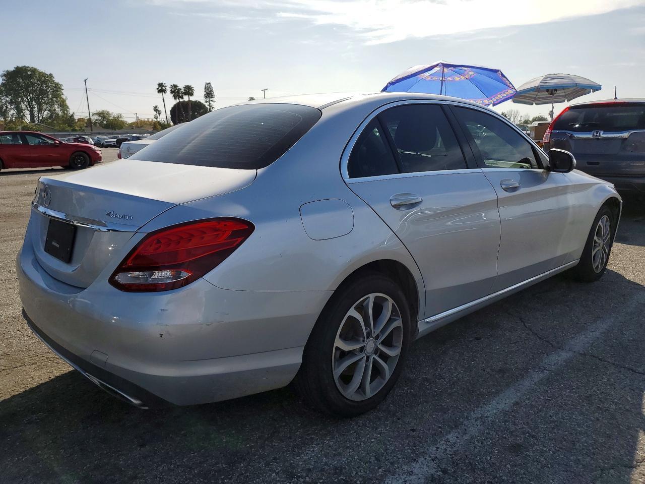 2015 Mercedes-Benz C 300 4Matic - Фото 3