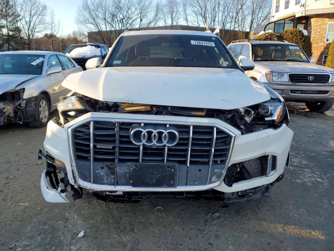 2020 Audi Q7 Premium Plus - Image 5