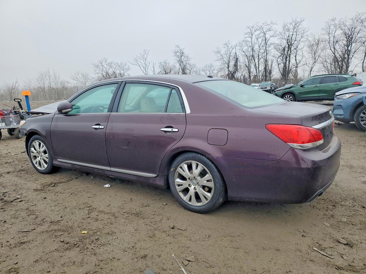 2011 Toyota Avalon Base - Фото 2