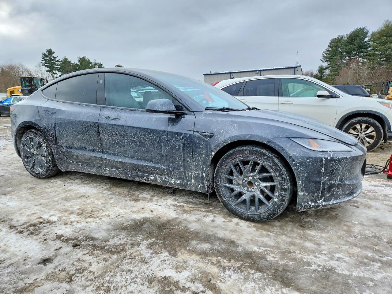 2025 Tesla Model 3 - Image 4