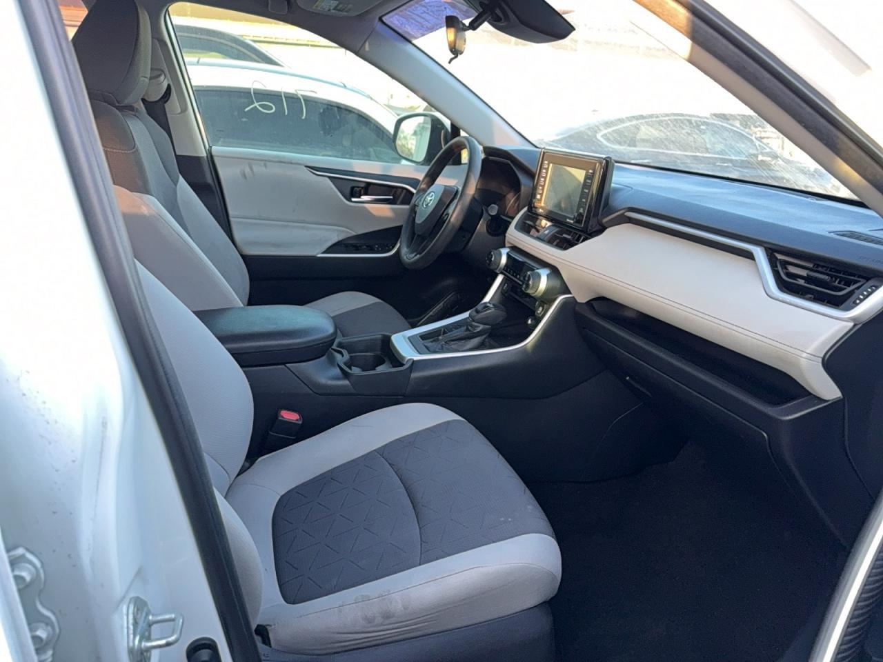 2021 Toyt Rav4 Xle White - Фото 5