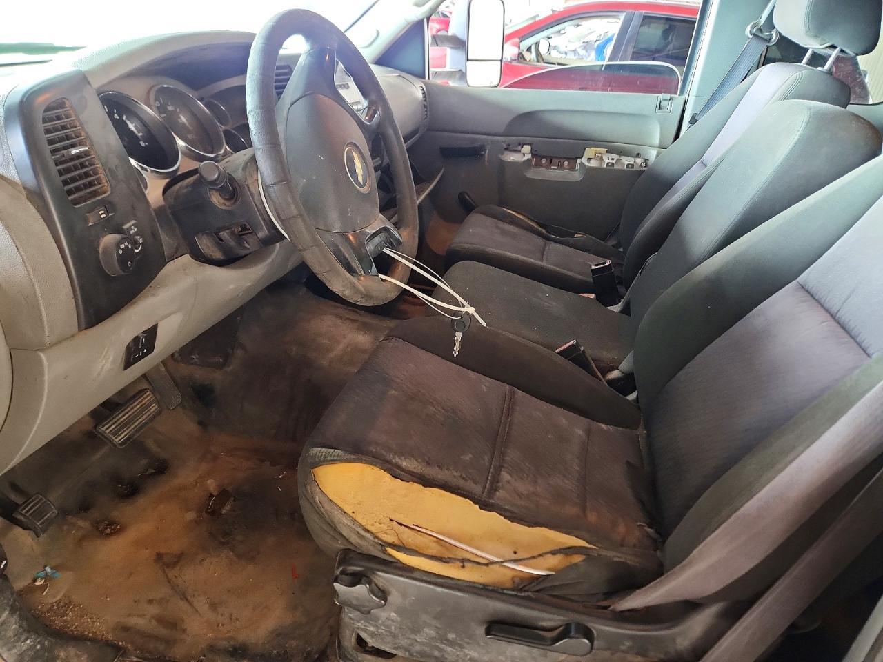 2013 Chevrolet Silverado C2500 Heavy Duty - Image 7