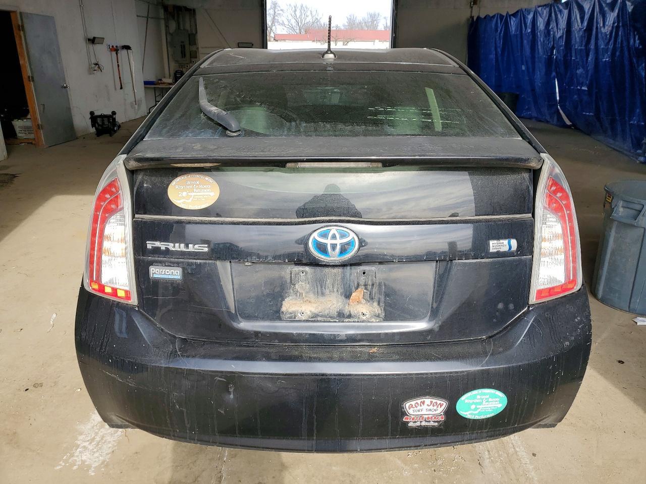 2013 Toyota Prius - Image 6