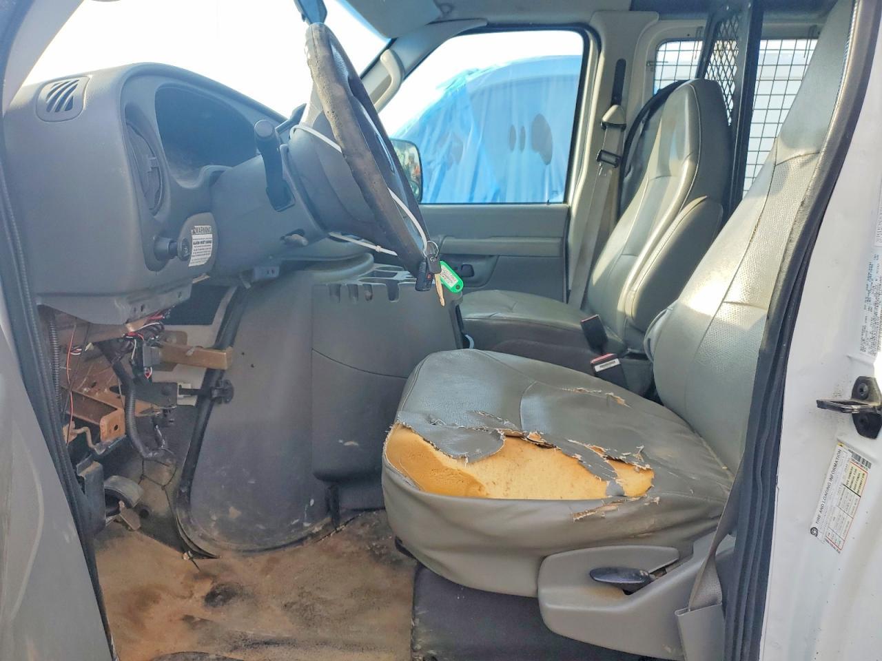 2007 Ford Econoline E250 Van - Фото 7