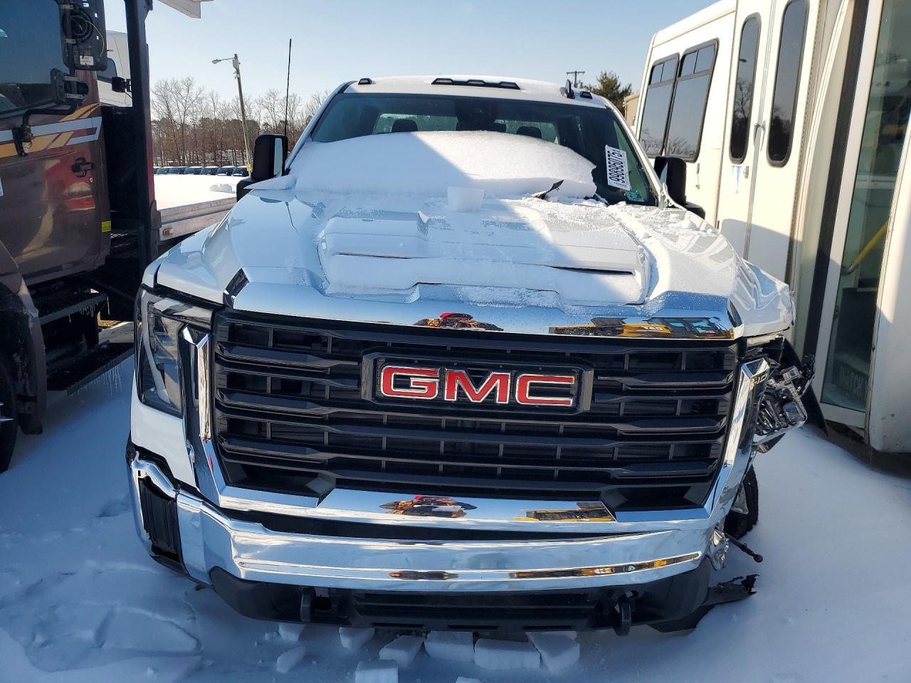 2025 GMC Sierra Hd Truck Cab And Chassis - Image 5