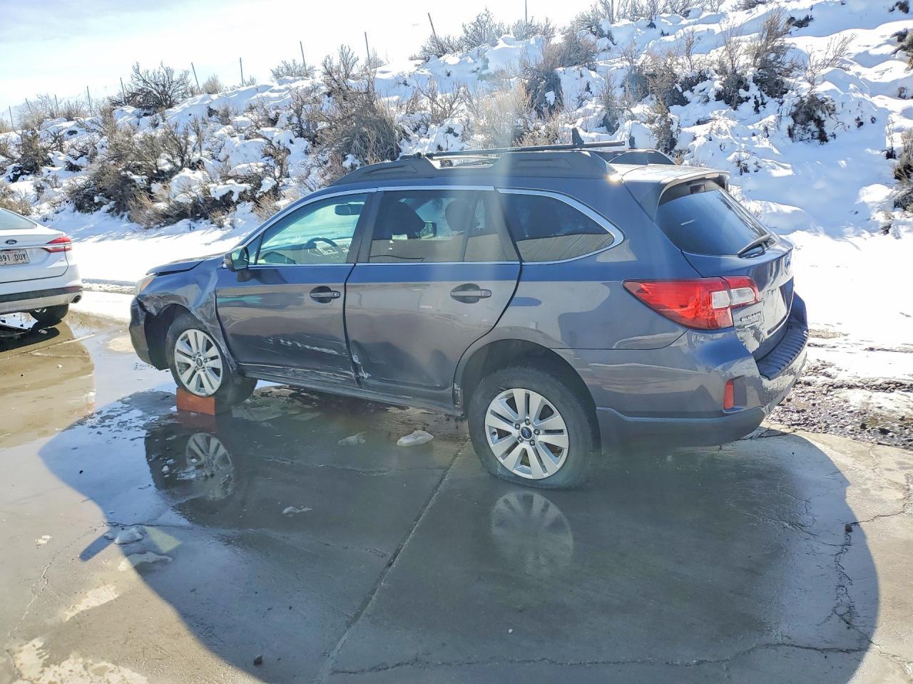 2016 Subaru Outback 2.5I Premium - Фото 2