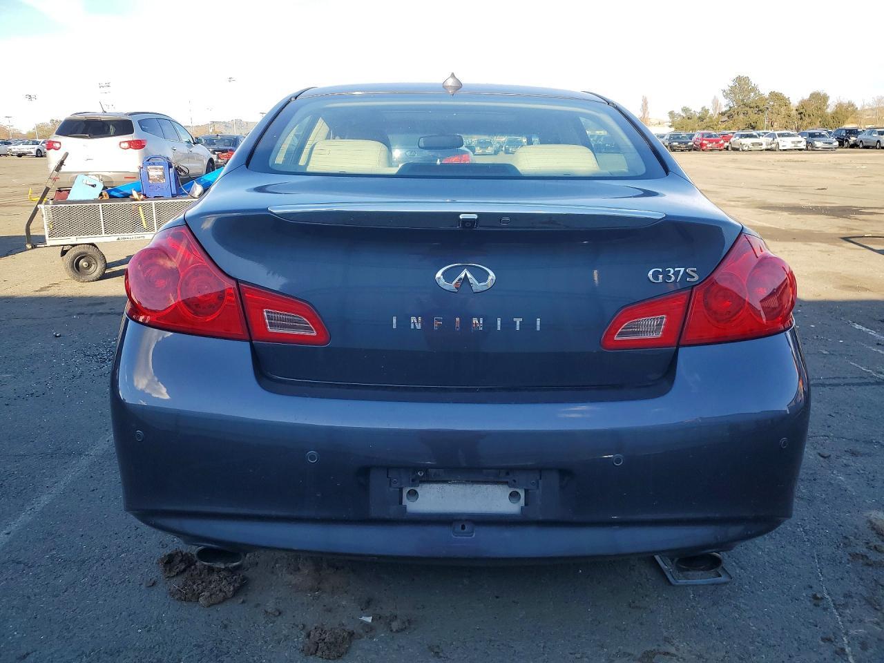 2010 Infiniti G37 Base - Image 6