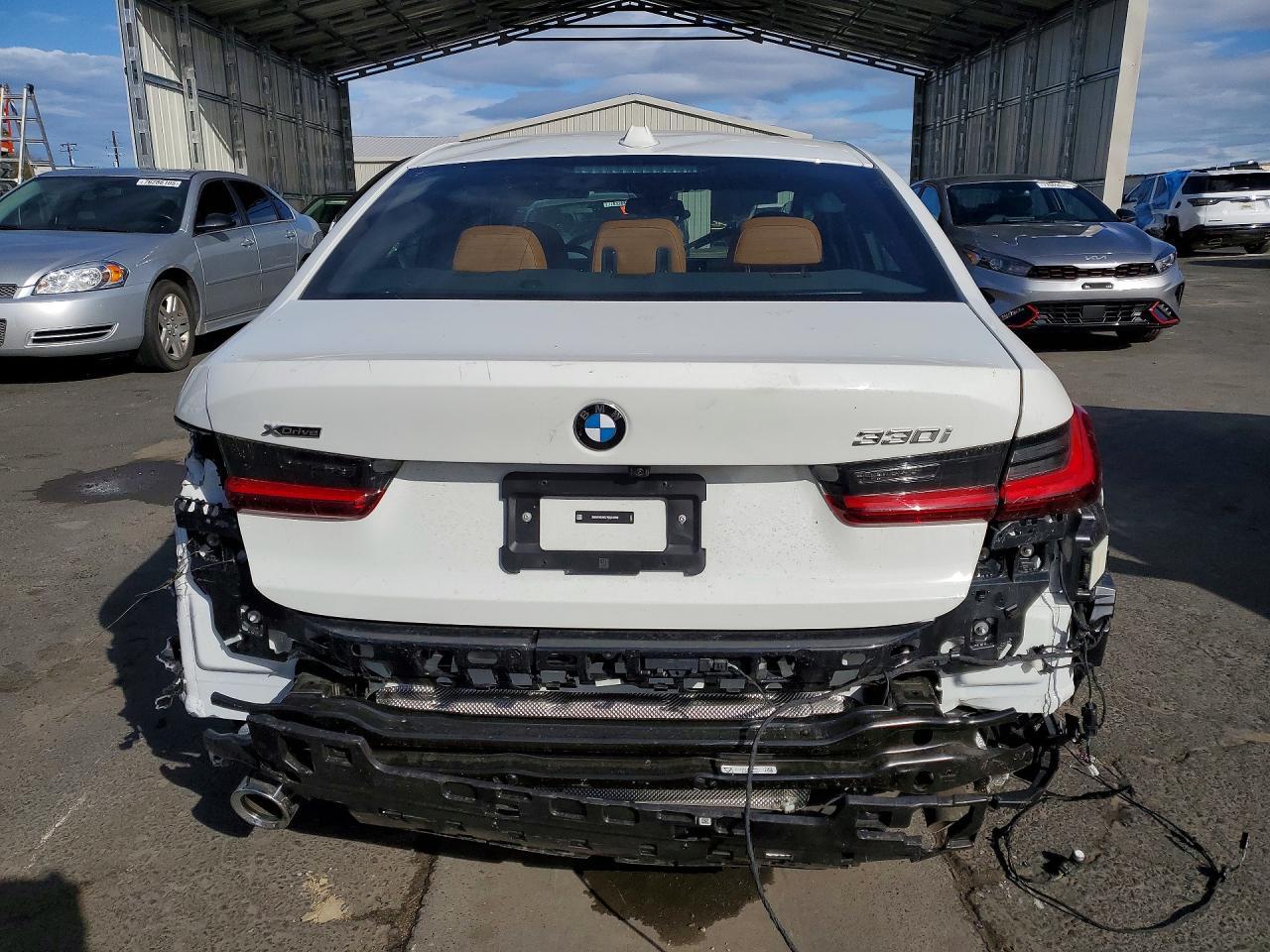 2026 BMW 330Xi - Фото 6