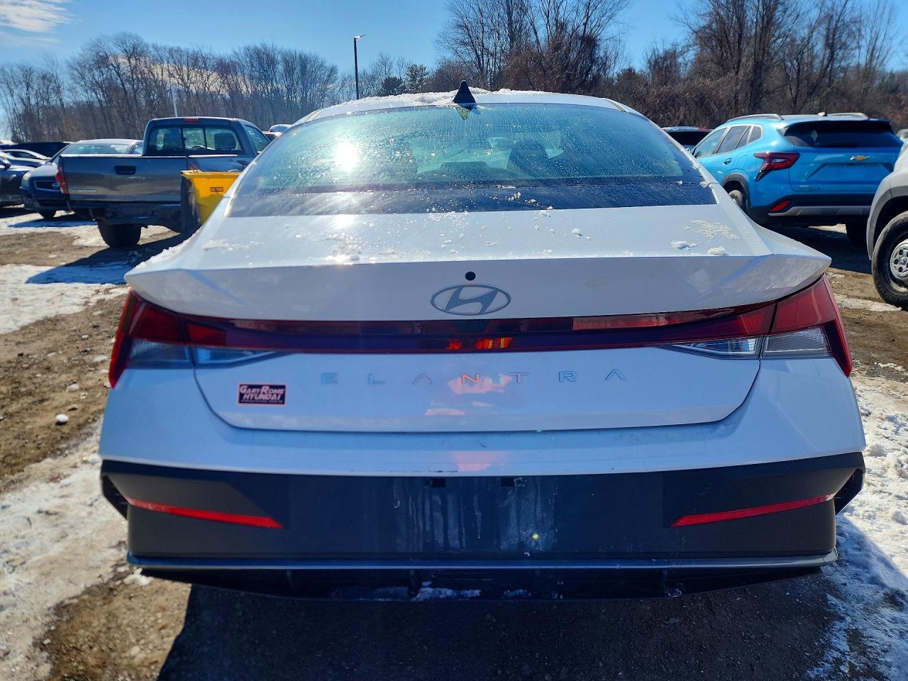 2025 Hyundai Elantra Se - Image 6