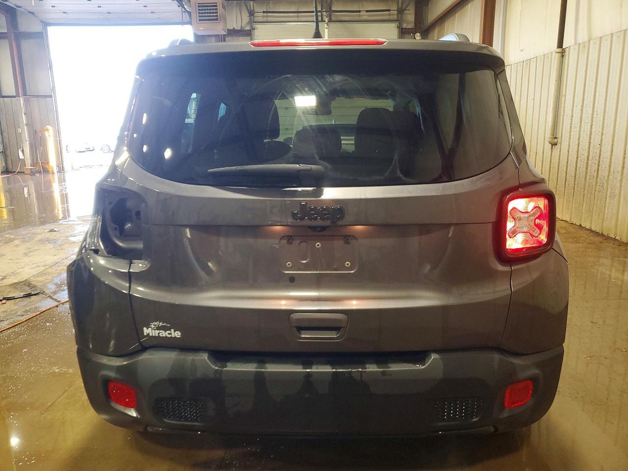 2020 Jeep Renegade Latitude - Image 6