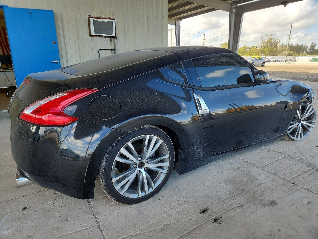 2013 Nissan 370Z Base - Фото 3