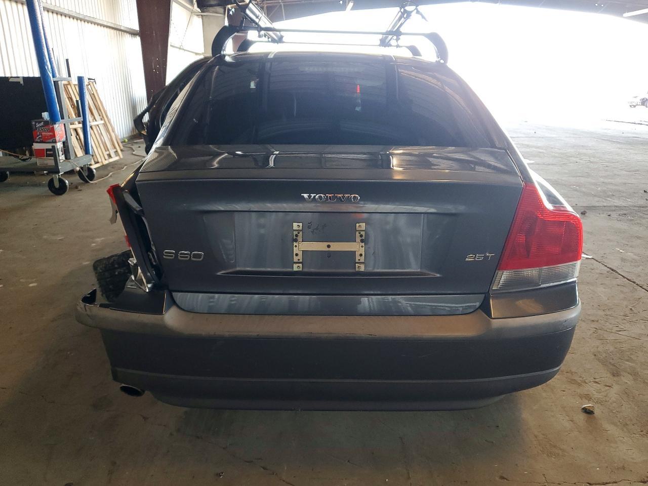 2004 Volvo S60 2.5T - Фото 6