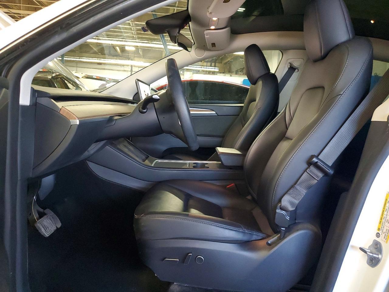 2023 Tesla Model Y - Image 7