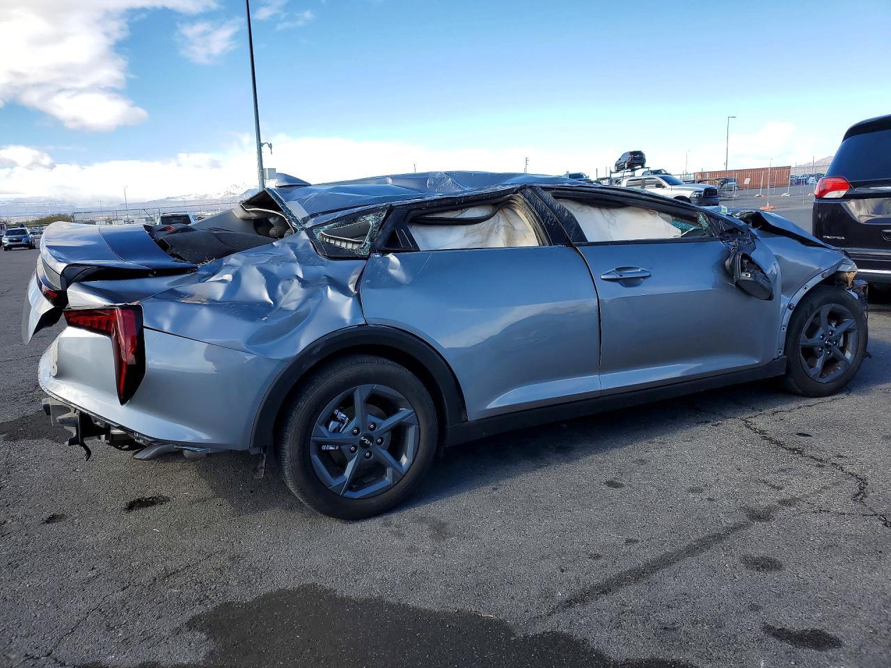 2025 Kia K4 Lx - Фото 3