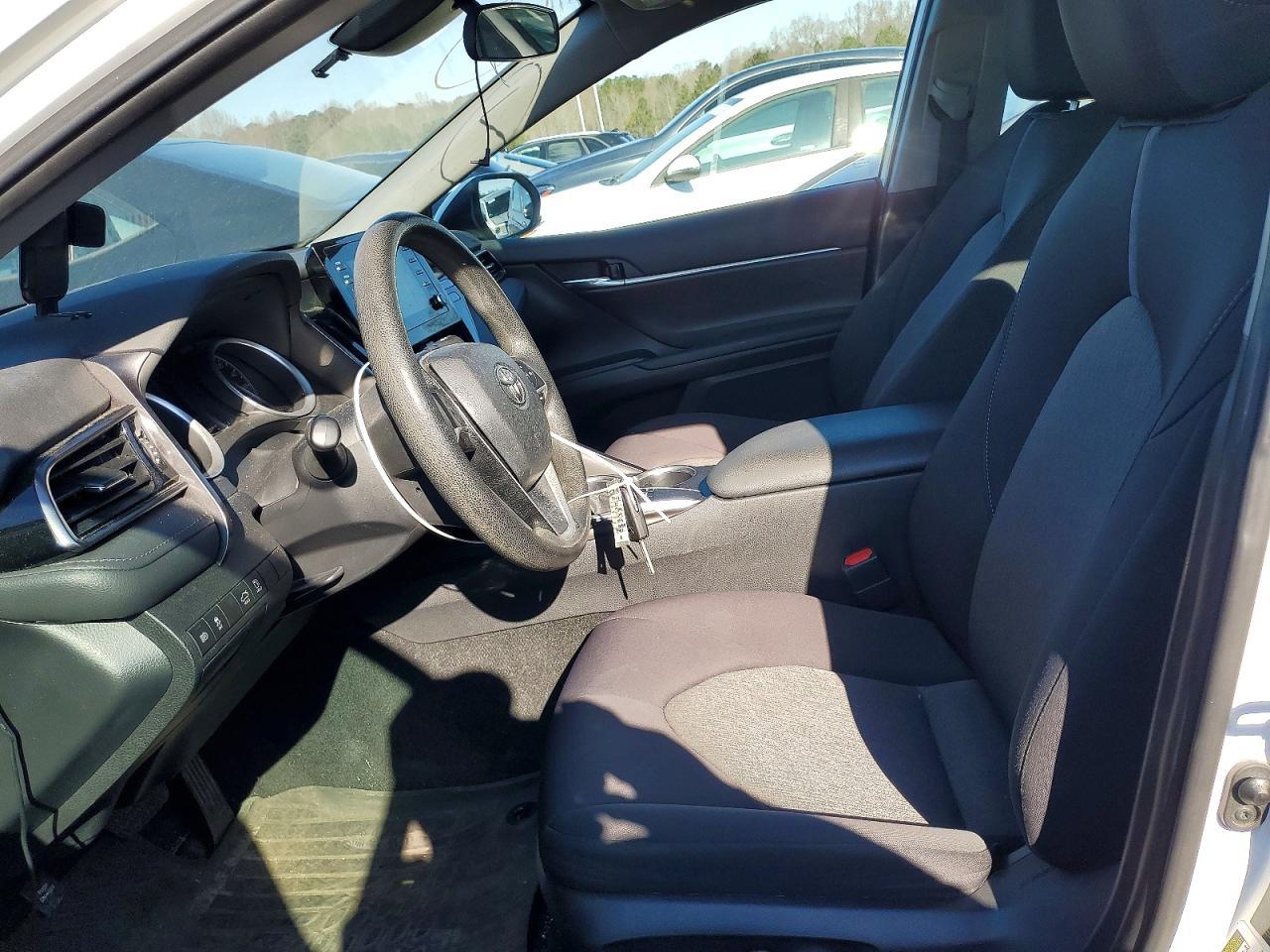 2022 Toyota Camry Le - Фото 7