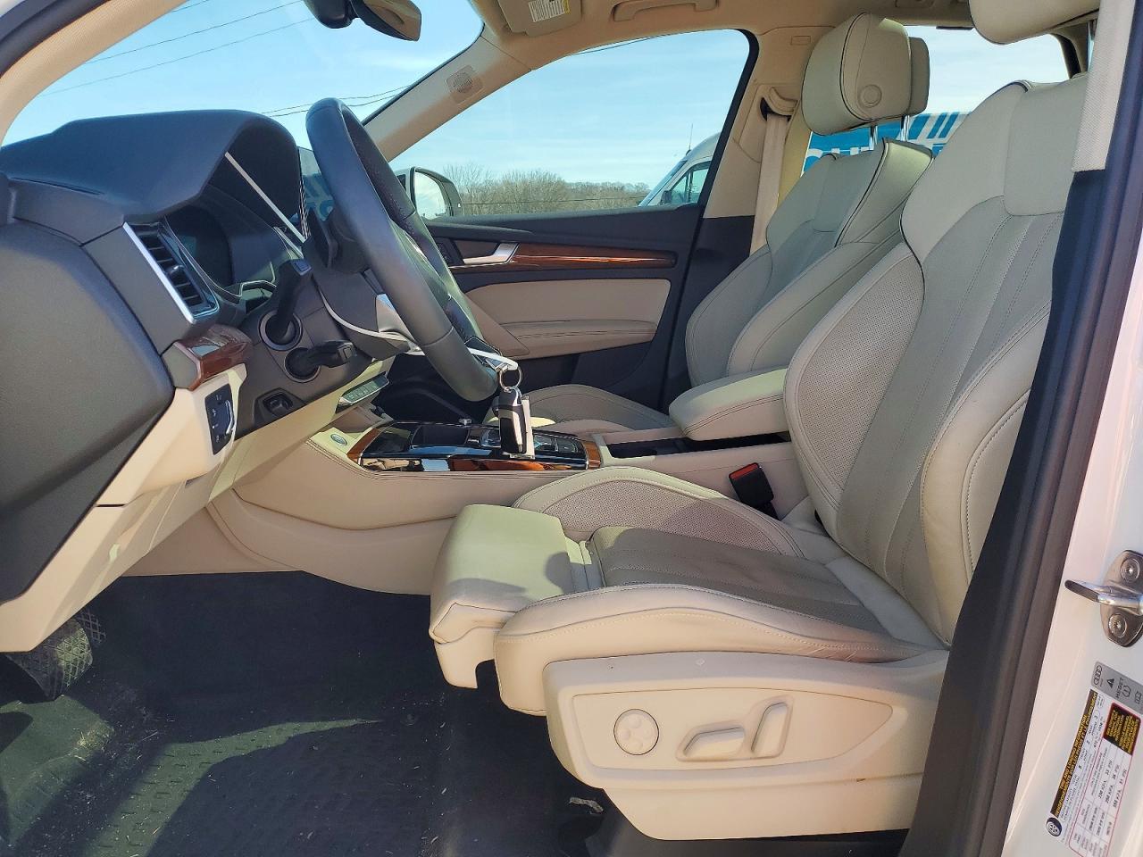 2023 Audi Q5 Premium Plus 45 - Image 7