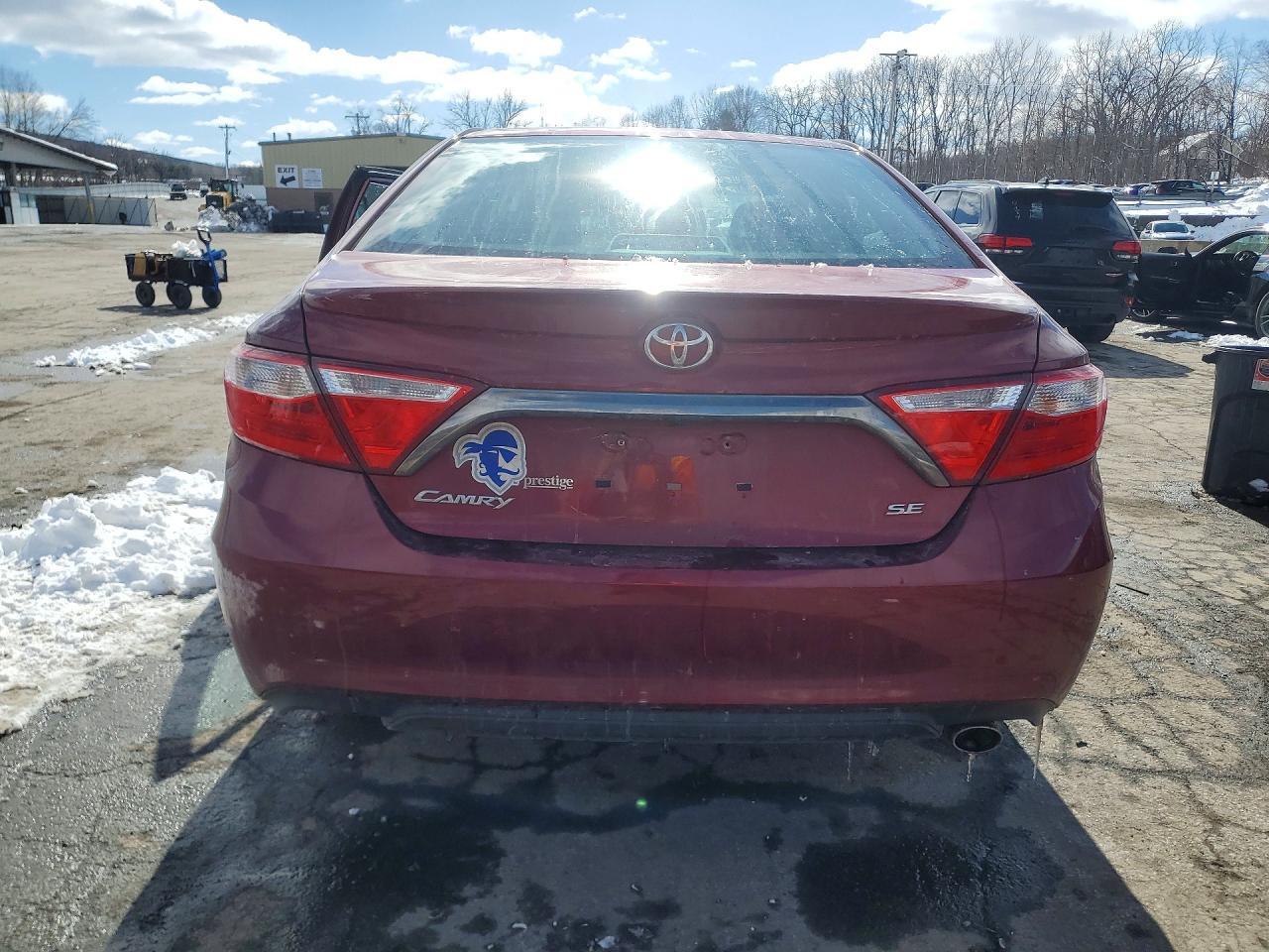 2016 Toyota Camry Le - Фото 6