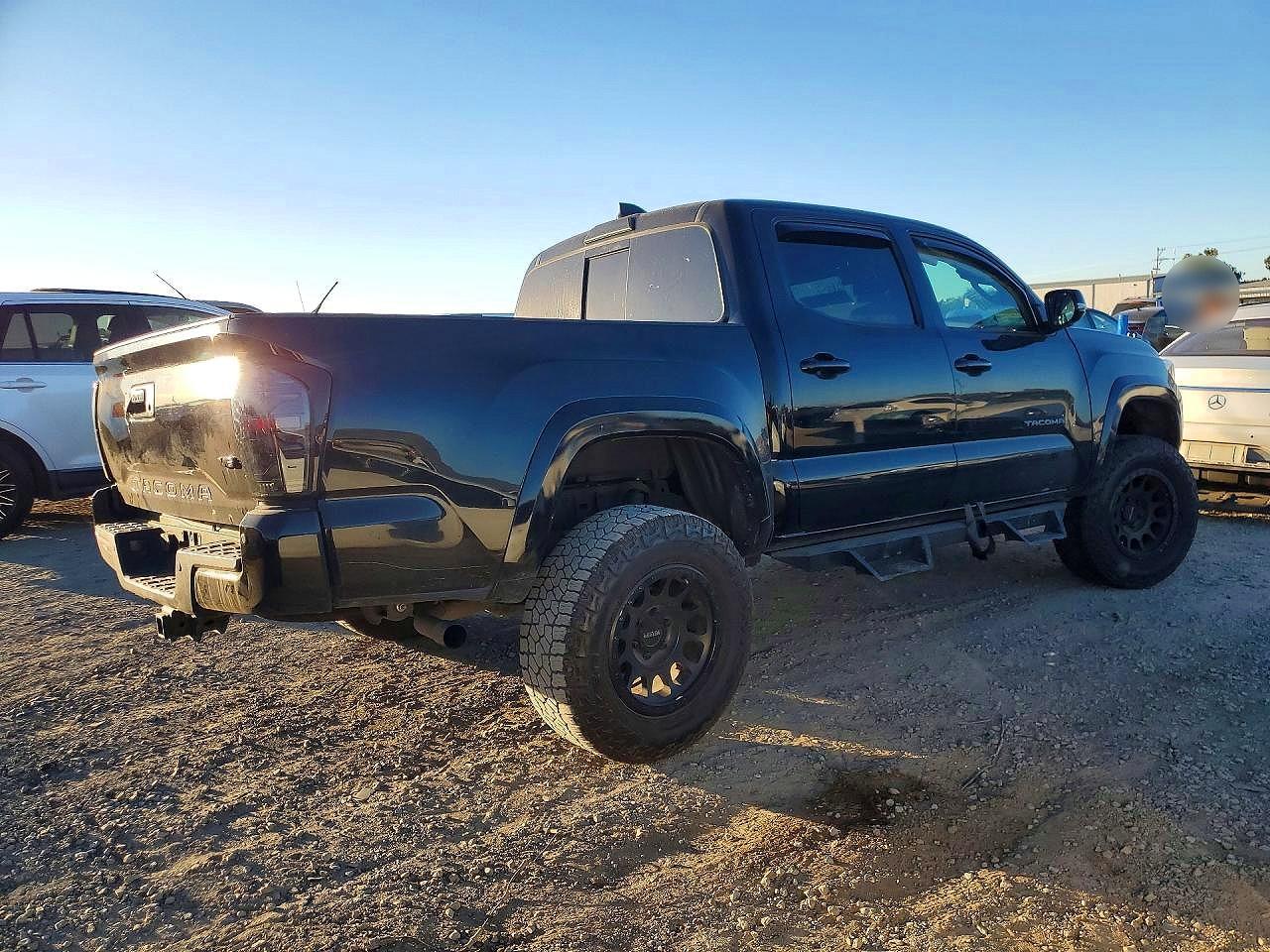 2023 Toyota Tacoma Double Cab - Image 3