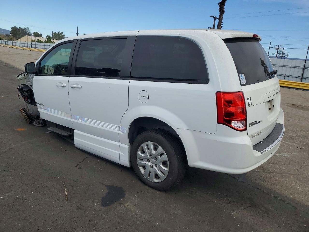 2018 Dodge Grand Caravan Se - Image 2