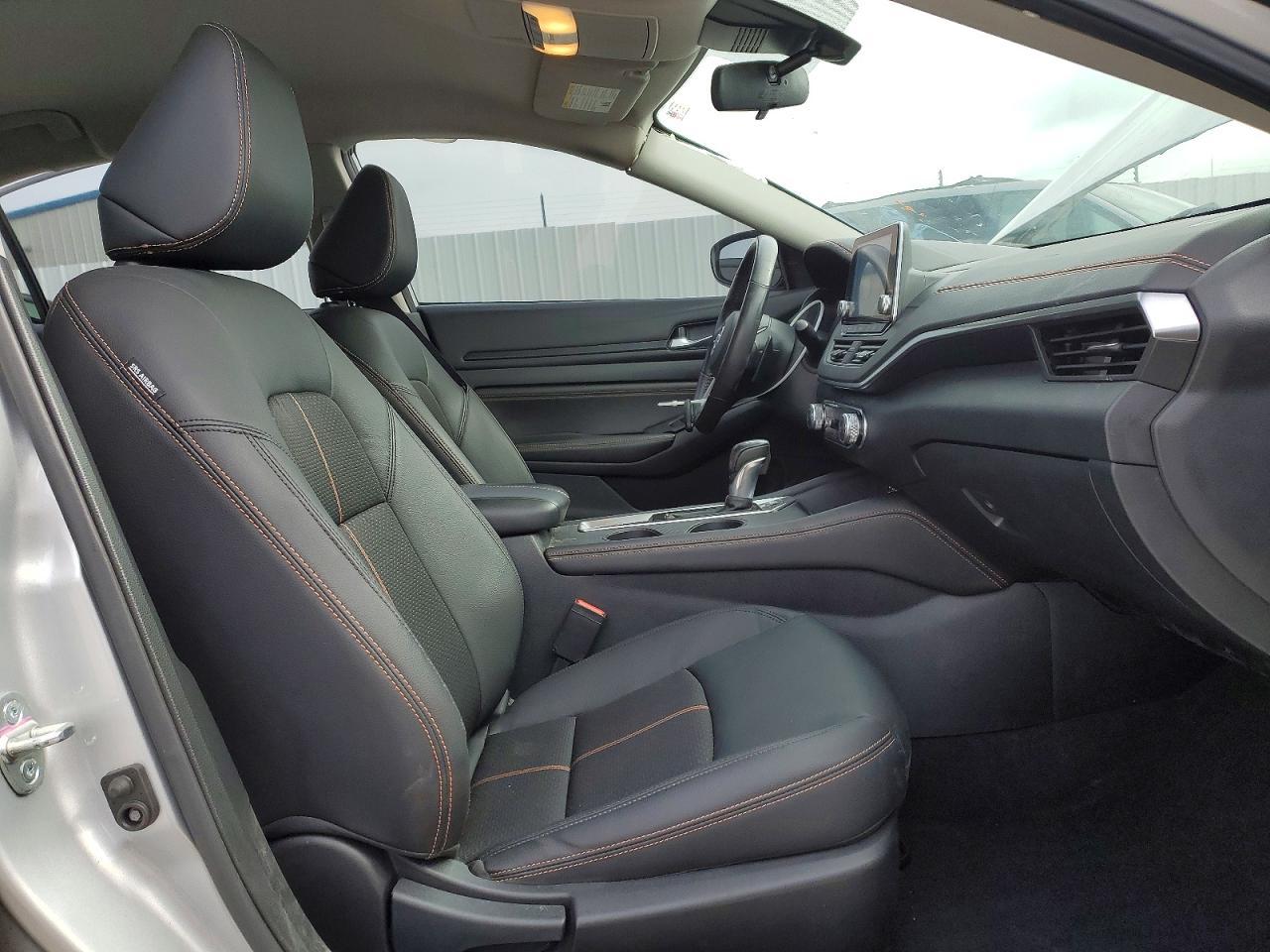 2021 Nissan Altima 2.5 Sr - Image 7