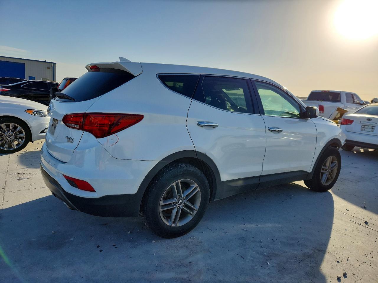 2017 Hyundai Santa Fe Sport 2.4L - Image 3