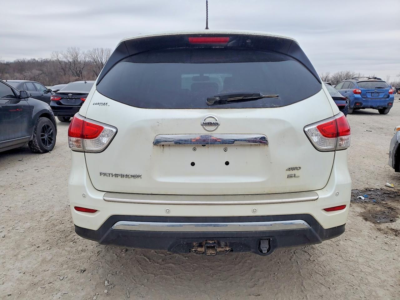 2015 Nissan Pathfinder S - Image 6