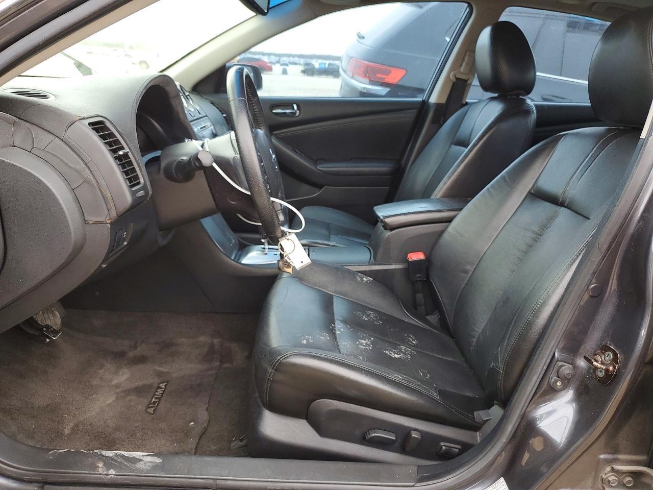 2010 Niss Altima - Image 7