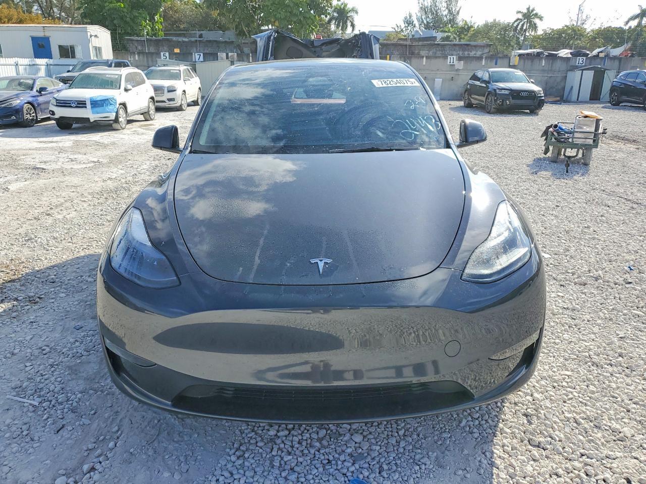 2024 Tesla Model Y - Image 5