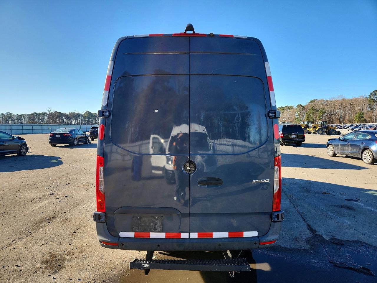 2019 Mercedes Benz Sprinter 2500 Delivery Van - Фото 6