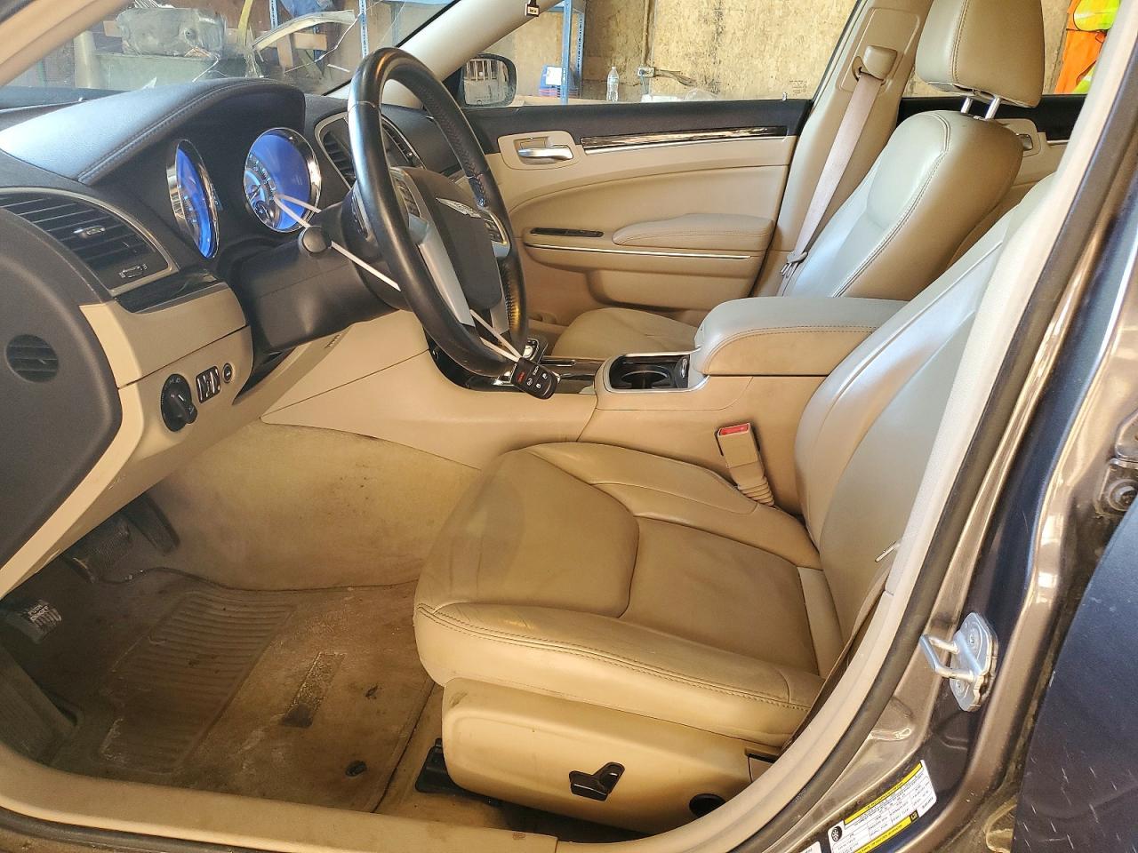 2013 Chrysler 300 - Фото 7