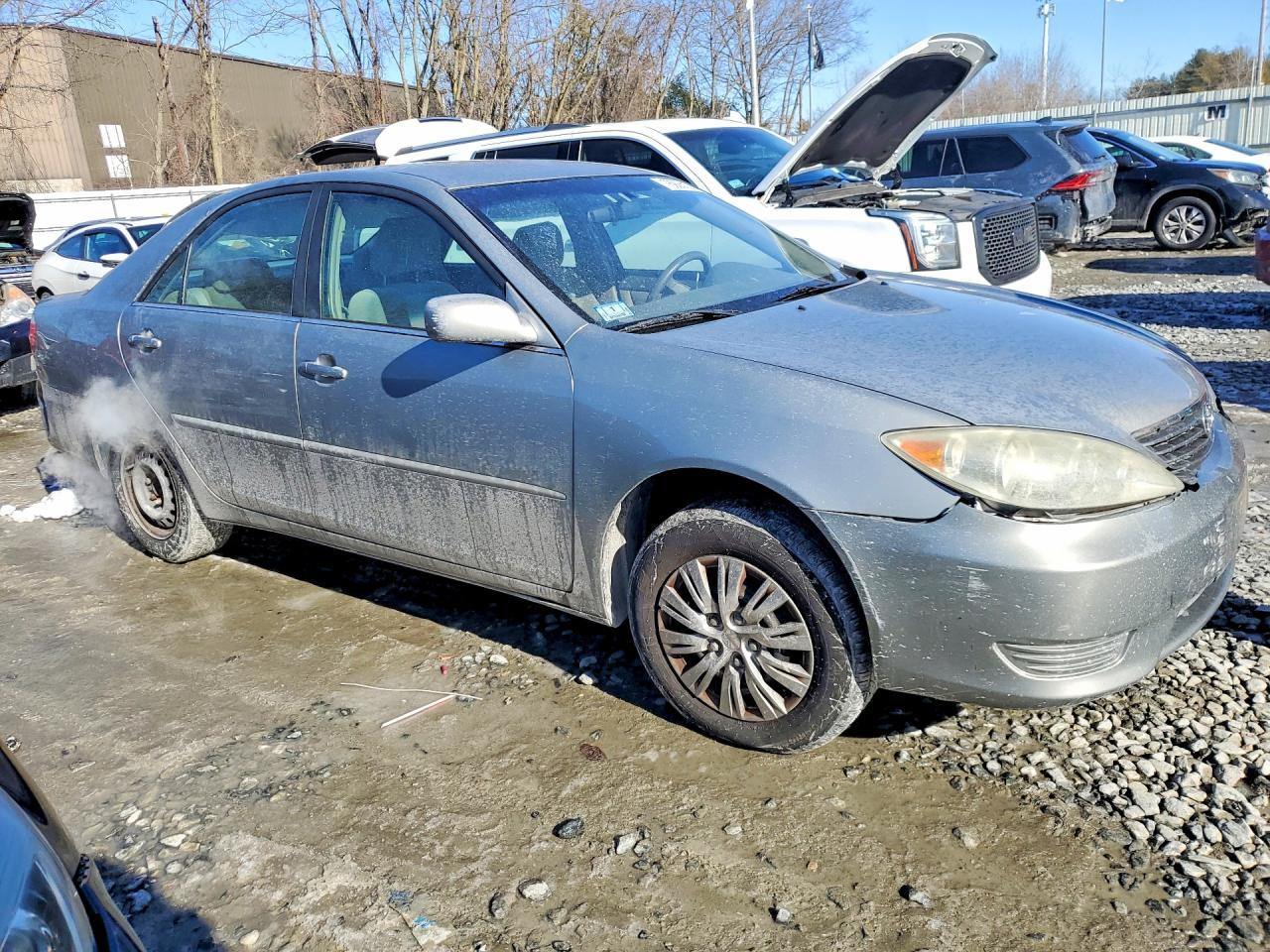 2005 Toyota Camry Le - Image 4
