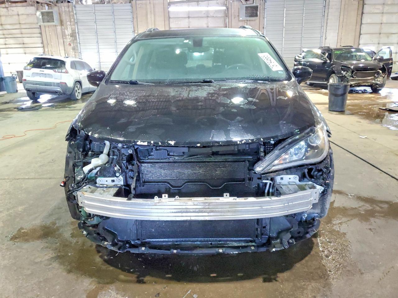 2017 Chrysler Pacifica Touring L Plus - Image 5