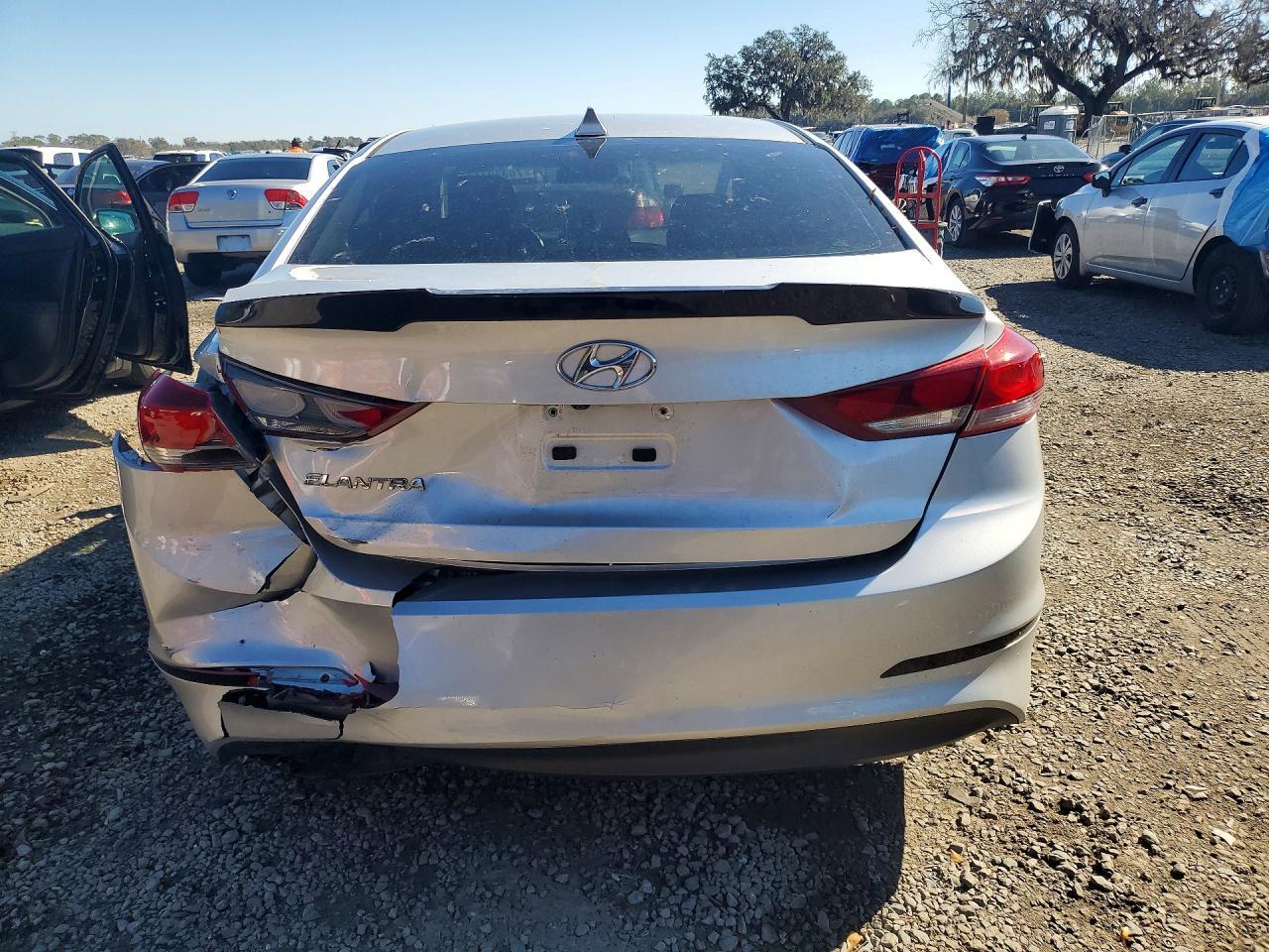 2017 Hyundai Elantra Se - Фото 6