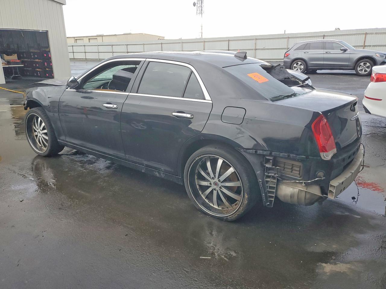 2016 Chrysler 300C - Image 2